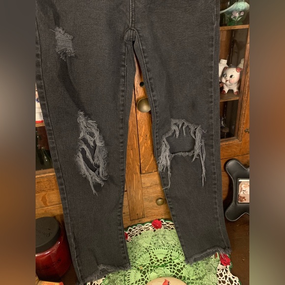 Juniors Black Jeans - Picture 4 of 11